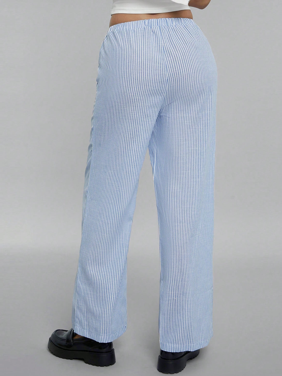 Ropa de Mujer, Ropa de Mujer, Bottoms de Mujer, Pantalones de Mujer, Colección de trajes de mujer, Azul y blanco