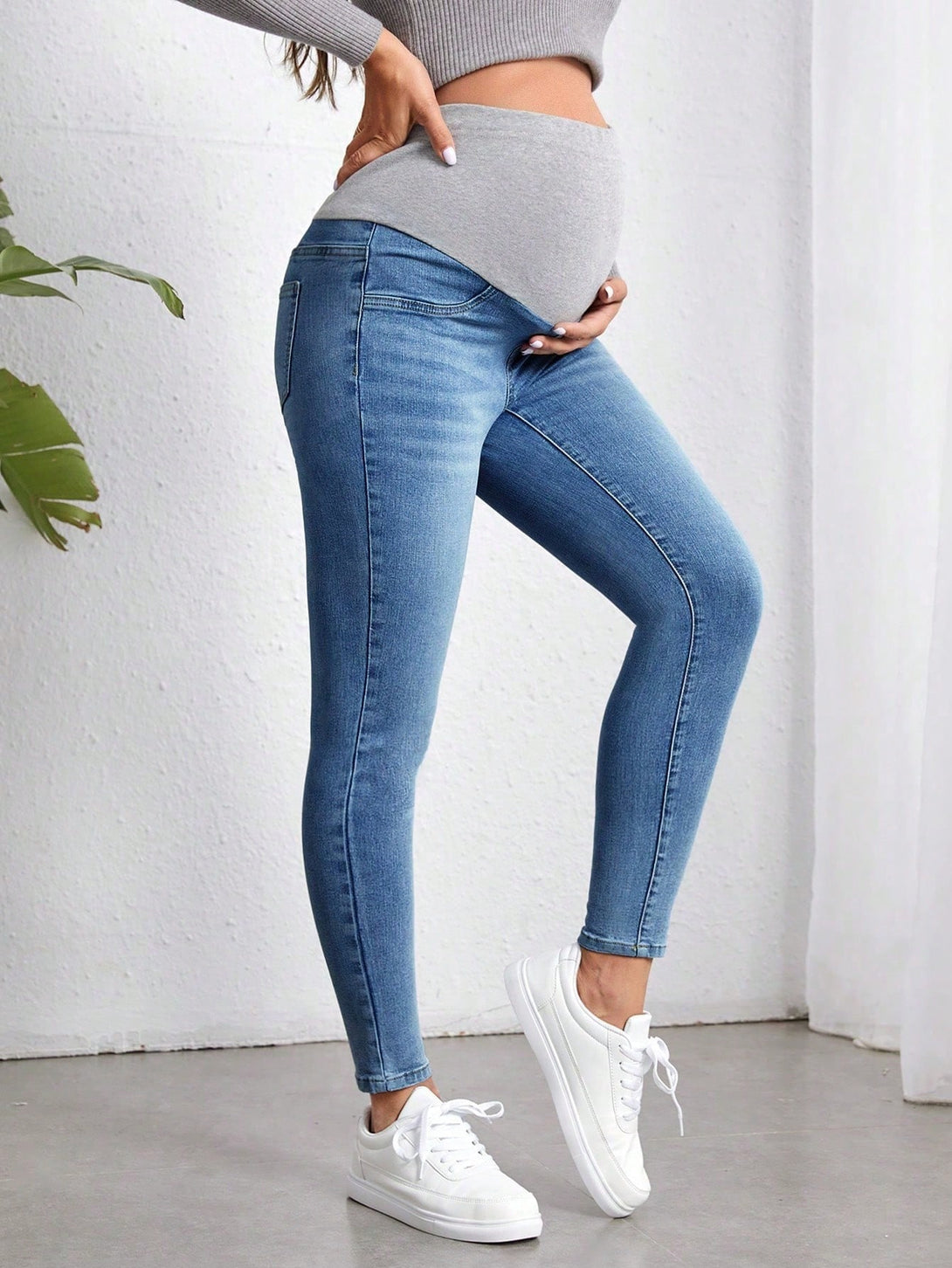 Ropa de Mujer, Ropa Premamá, Mezclilla premamá, Vaqueros Premamá, Azul lavado medio